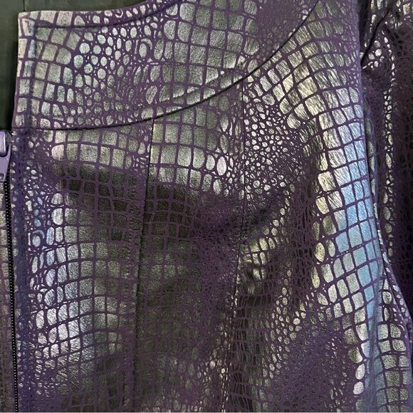 Susan Graver Style jacket size 1X faux reptile purple zip front fully lined - Picture 2 of 7